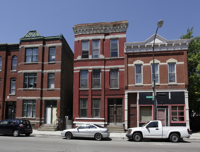 1930 N Damen Ave in Chicago, IL - Building Photo - Building Photo