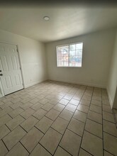 1004 Mccurdy Dr in Bakersfield, CA - Building Photo - Building Photo