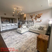 234 N Broadway in Milwaukee, WI - Foto de edificio - Building Photo