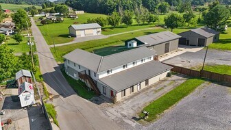102 Bacon Rd in Jonesborough, TN - Building Photo