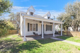413 St Louis St in Lafayette, LA - Building Photo - Building Photo