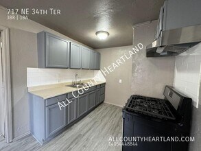 717 NE 34th Terrace in Oklahoma City, OK - Building Photo - Building Photo
