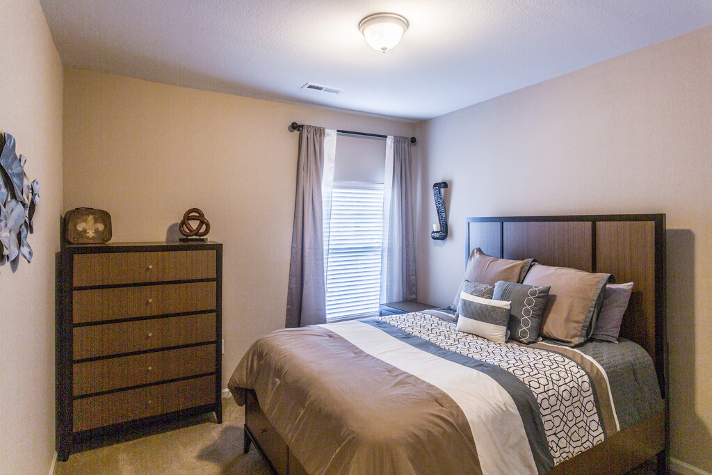 Vintage Creekwood Park Apartments in Lenoir City, TN