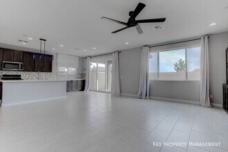 8874 Howell St in Las Vegas, NV - Building Photo - Building Photo