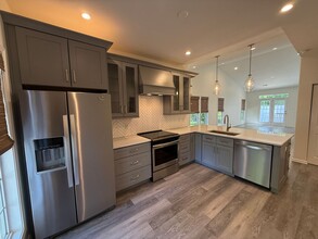 5325 Silabert Ave in Charlotte, NC - Foto de edificio - Building Photo