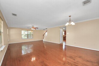 8127 Tassel Field Ln in Humble, TX - Foto de edificio - Building Photo