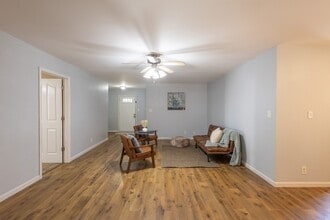 356 Andrew Dr in Clarksville, TN - Foto de edificio - Building Photo