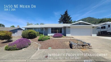 1450 NE Meier Dr in Grants Pass, OR - Foto de edificio - Building Photo