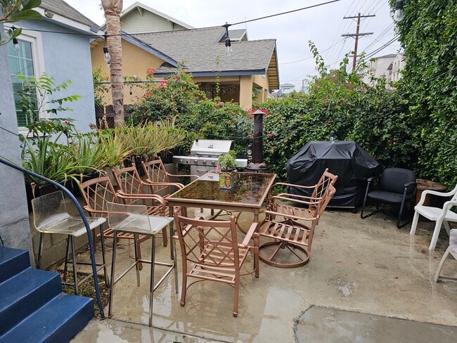 property at 1405 S New Hampshire Ave