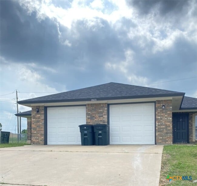 3605 Westwood Dr