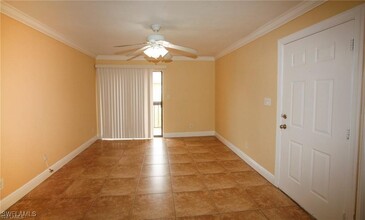 2865 Winkler Ave in Ft. Myers, FL - Building Photo - Building Photo