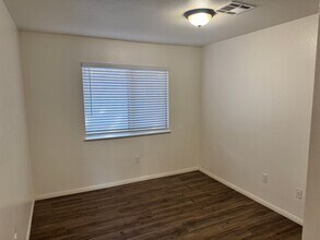 916 W Graaf Ave in Ridgecrest, CA - Building Photo - Building Photo