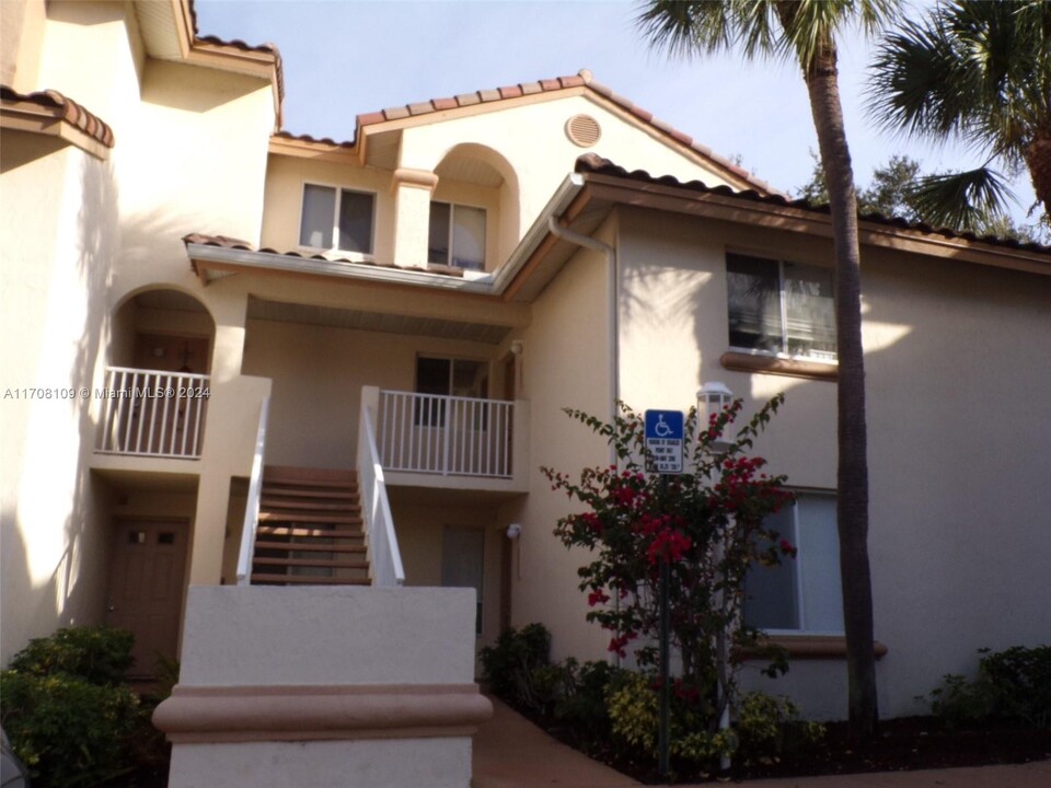 13106 Glenmoor Dr in West Palm Beach, FL - Building Photo