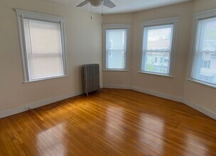 21 Main St, Unit 3 in Somerville, MA - Building Photo - Building Photo