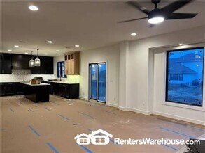 4709 NE Freehold Dr in Lee's Summit, MO - Building Photo - Building Photo