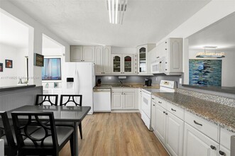 20401 NE 30th Ave, Unit # 414-8 in Aventura, FL - Foto de edificio - Building Photo