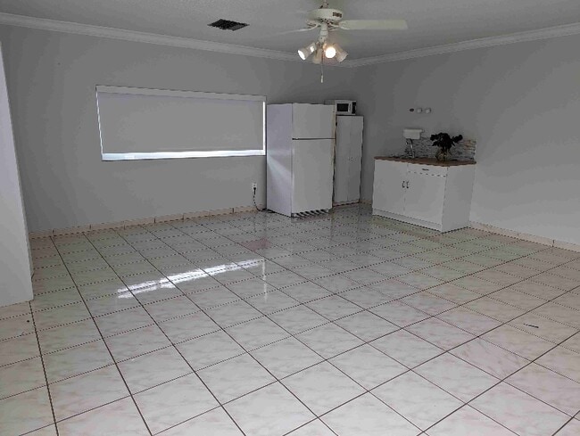 132 Av sw 45 Ln in Miami, FL - Building Photo - Building Photo