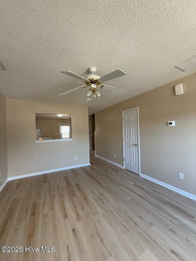 505 Timberlake Trail in Jacksonville, NC - Foto de edificio - Building Photo
