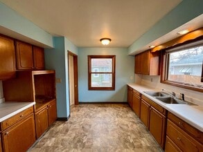 1335 Prospect Ave in Wausau, WI - Building Photo - Building Photo