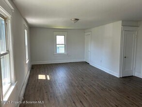 514 Miles Ave in Dickson City, PA - Building Photo - Building Photo