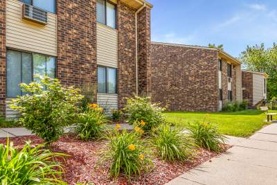 Grimes Park Apartments in Grimes, IA - Building Photo