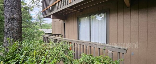 7526 SW Barnes Rd in Portland, OR - Building Photo - Building Photo