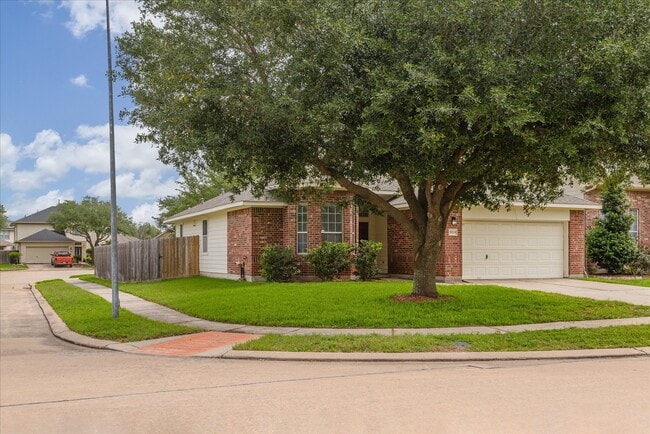 property at 20214 Sendera Oaks Ln