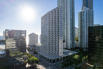 Four Ambassadors Tower 4 in Miami, FL - Building Photo - Building Photo