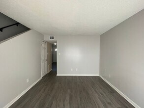 131 Wall St in Warner Robins, GA - Building Photo - Building Photo