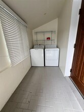 2315 Taylor St in Hollywood, FL - Building Photo - Building Photo
