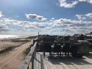 38 Oneida St in Ocean Beach, NY - Building Photo - Building Photo