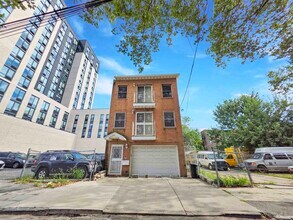 14 NEVIN St in Jersey City, NJ - Building Photo - Building Photo