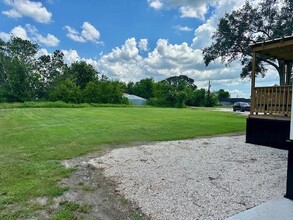 629 7th St in Van Vleck, TX - Building Photo - Building Photo