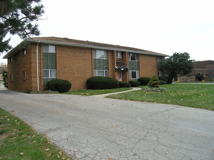 5510 Heatherdowns Blvd in Toledo, OH - Building Photo