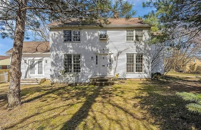 22325 Fairmount Blvd