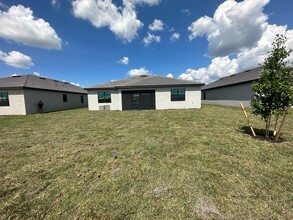 11247 Canopy Loop in Ft. Myers, FL - Building Photo - Building Photo