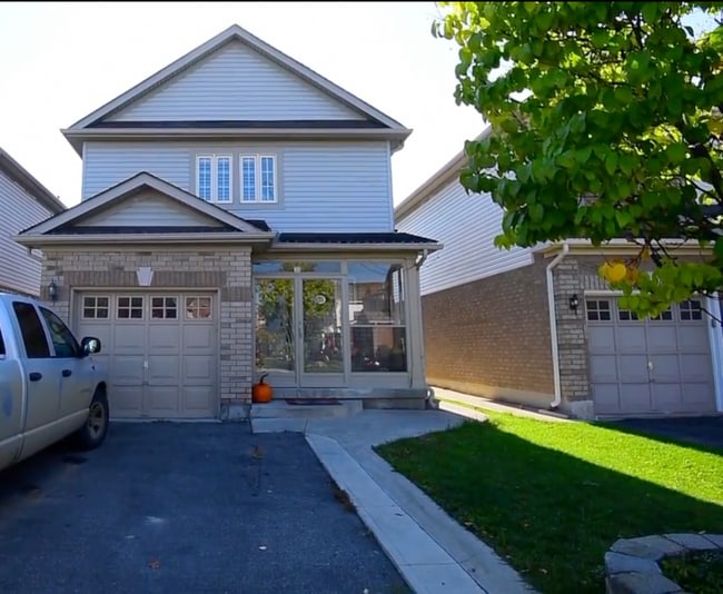 property at 30 Earl Grey Cres