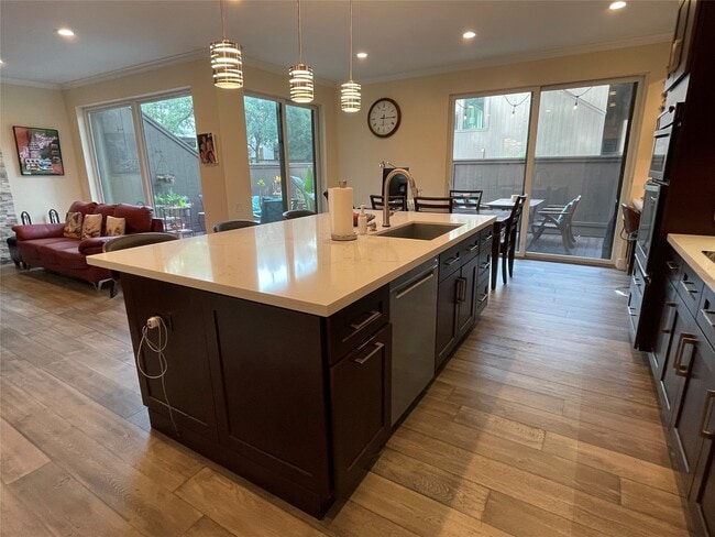 property at 107 Litchfield Ln