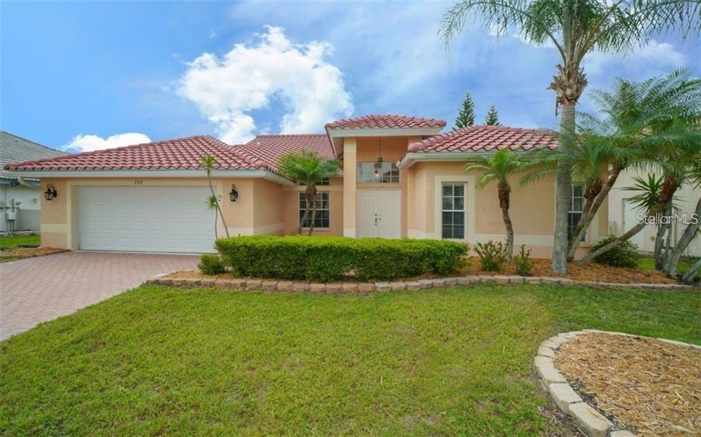 7157 42nd Ct E in Sarasota, FL - Building Photo