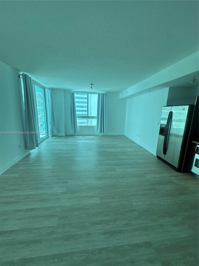 property at 1900 N Bayshore Dr