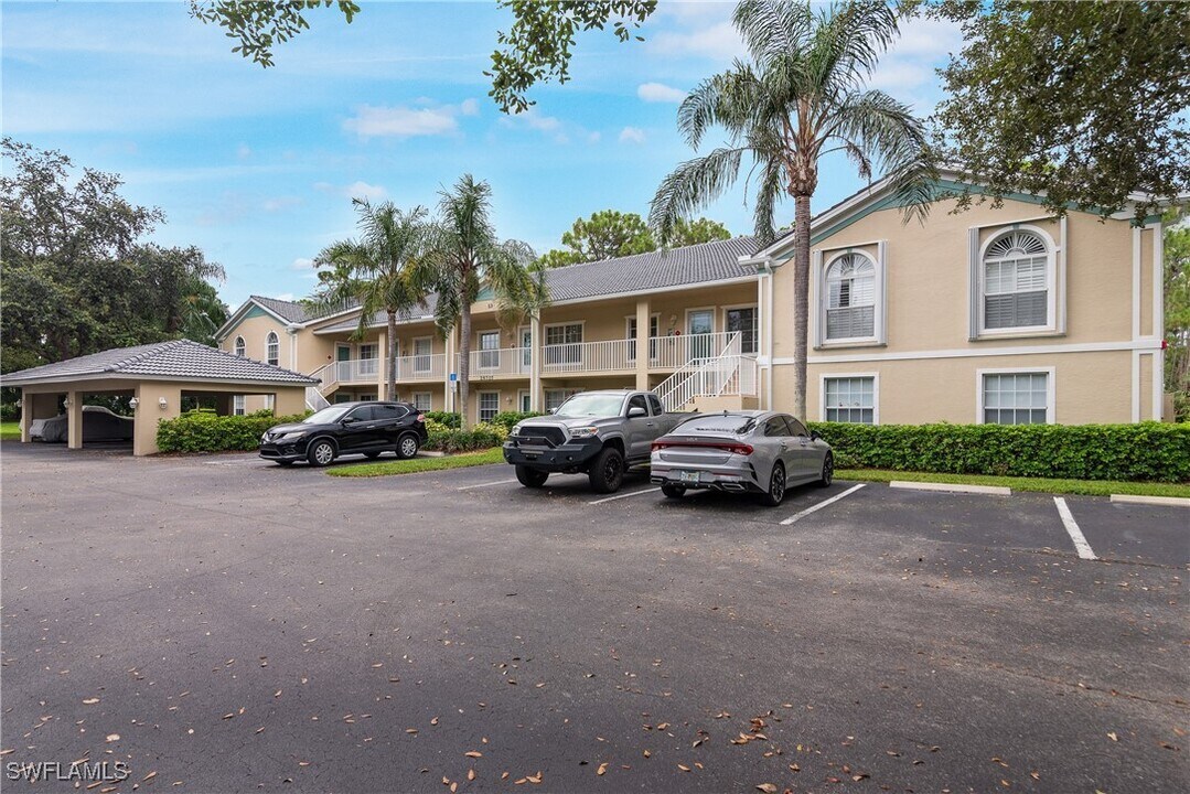 25727 Lake Amelia Way in Bonita Springs, FL - Building Photo