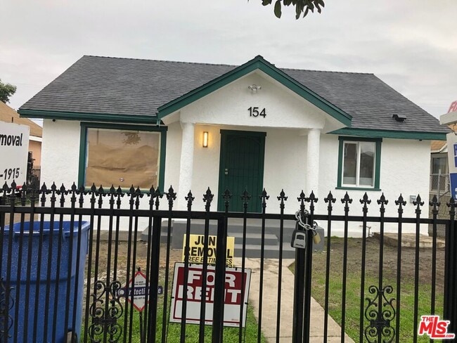 154 W 93rd St in Los Angeles, CA - Building Photo - Building Photo