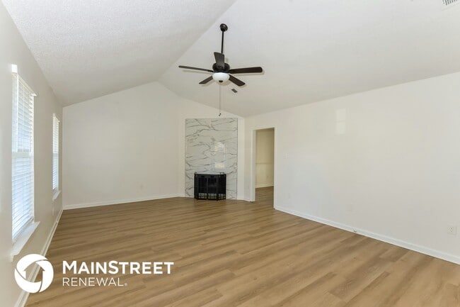 7881 Collins Wood Cove in Memphis, TN - Foto de edificio - Building Photo