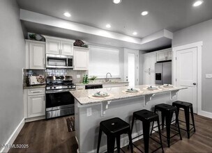 730 Bluffs Ct in Reno, NV - Building Photo - Building Photo