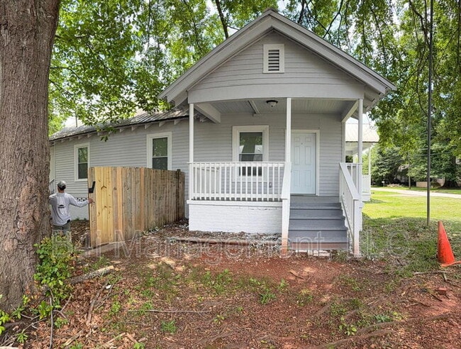 property at 422 Lakeview St