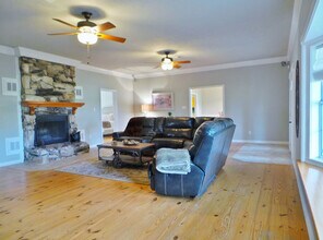 5294 Koppe Bridge Rd in College Station, TX - Building Photo - Building Photo