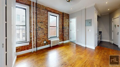 Elizabeth Street in New York, NY - Building Photo - Building Photo