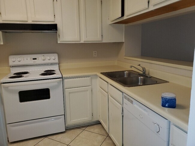 1961 N Hartford St-Unit -UNIT 1018 in Chandler, AZ - Foto de edificio - Building Photo