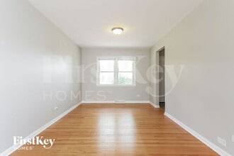 23 Peyton Dr in Chicago Heights, IL - Building Photo - Building Photo