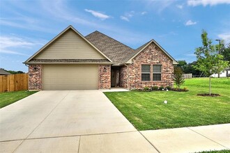 102 Prairie Grass Dr in Whitesboro, TX - Building Photo - Building Photo